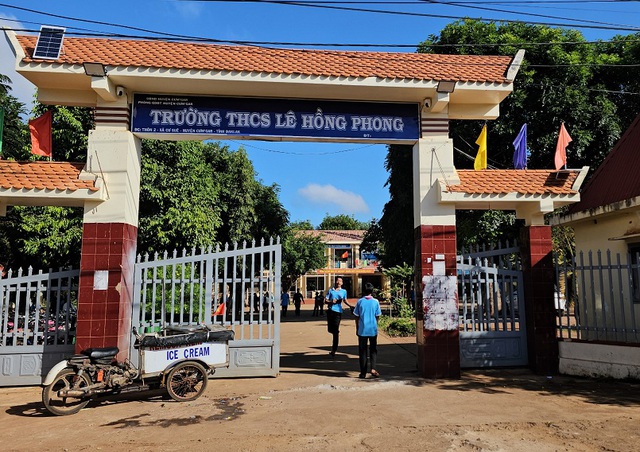 Thực hư thầy giáo đánh học sinh ở Đắk Lắk đến chảy máu mũi- Ảnh 1. Thực hư thầy giáo đánh học sinh ở Đắk Lắk đến chảy máu mũi- Ảnh 1.