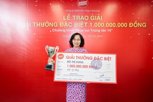 Khách hàng Bùi Thị Dung (TP.Hà Nội) chiến thắng giải thưởng 1 tỉ đồng