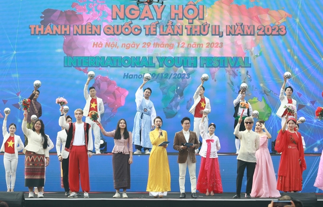 Khai mạc Festival Thanh niên quốc tế lần thứ 2- Ảnh 1.