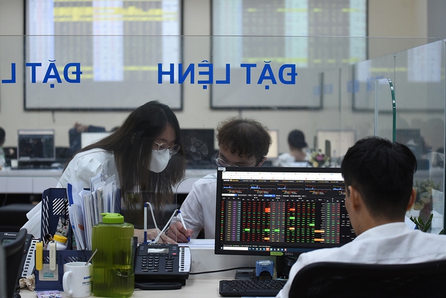 Bỏ tiền vào đâu lời hơn gửi tiết kiệm?- Ảnh 1. Bỏ tiền vào đâu lời hơn gửi tiết kiệm?- Ảnh 1.