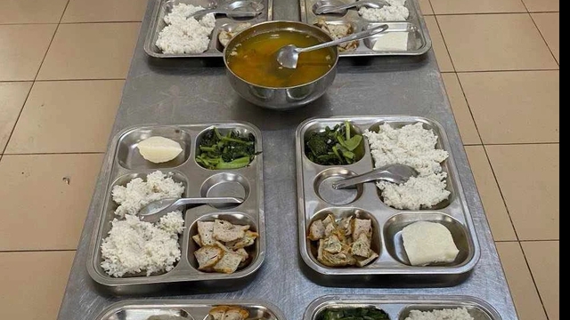 Thanh Hóa: Có kết quả xét nghiệm mẫu thức ăn của Trường tiểu học Điện Biên 1- Ảnh 1.