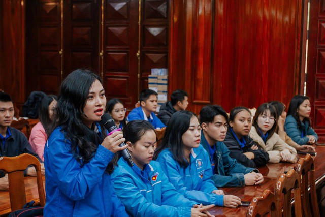 Mỗi thanh niên là một đại sứ, hướng dẫn viên để phát triển du lịch- Ảnh 2. Mỗi thanh niên là một đại sứ, hướng dẫn viên để phát triển du lịch- Ảnh 2.