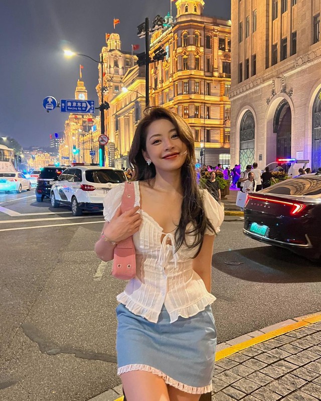 Thời trang Chi Pu khuấy đảo nước bạn, nhận được nhiều lời khen có cánh- Ảnh 18. Thời trang Chi Pu khuấy đảo nước bạn, nhận được nhiều lời khen có cánh- Ảnh 18.