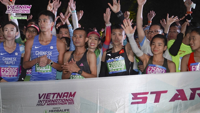 'Nữ hoàng' Nguyễn Thị Oanh bảo vệ danh hiệu tại giải bán marathon quốc tế Việt Nam- Ảnh 1.