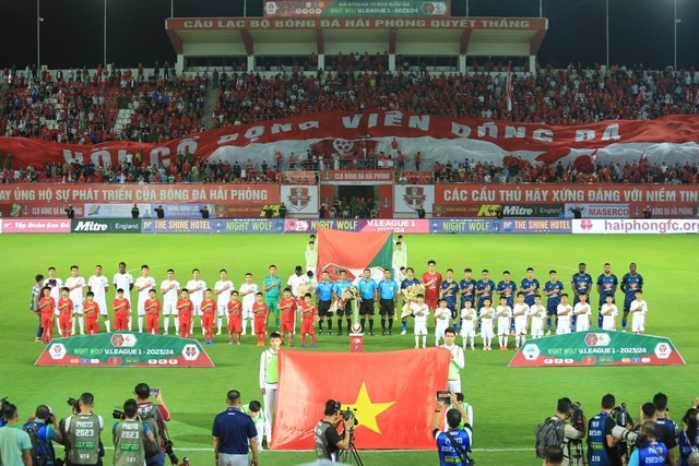 Những 'chảo lửa' vẫn luôn cháy tại V-League 2023 - 2024- Ảnh 1.