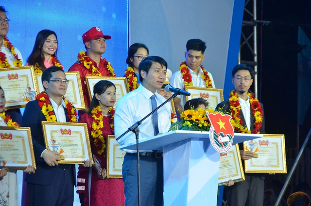 Những người hùng thầm lặng giúp cuộc đời đẹp hơn - Ảnh 2. Những người hùng thầm lặng giúp cuộc đời đẹp hơn - Ảnh 2.