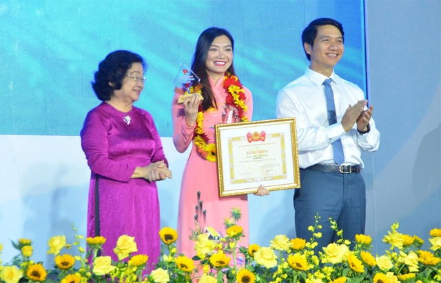 Những người hùng thầm lặng giúp cuộc đời đẹp hơn - Ảnh 3. Những người hùng thầm lặng giúp cuộc đời đẹp hơn - Ảnh 3.