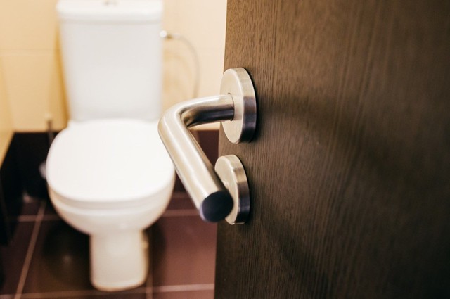 5 biểu hiện cảnh báo nam giới đang có vấn đề về tuyến tiền liệt - Ảnh 2. 5 biểu hiện cảnh báo nam giới đang có vấn đề về tuyến tiền liệt - Ảnh 2.