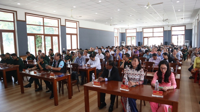 Giao lưu Hội hữu nghị Việt Nam - Campuchia tại huyện biên giới Lộc Ninh - Ảnh 2.