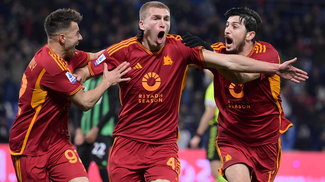 Đòn tâm lý của HLV Mourinho phát huy tác dụng trước Sassuolo, AS Roma vào tốp 4 - Ảnh 2.