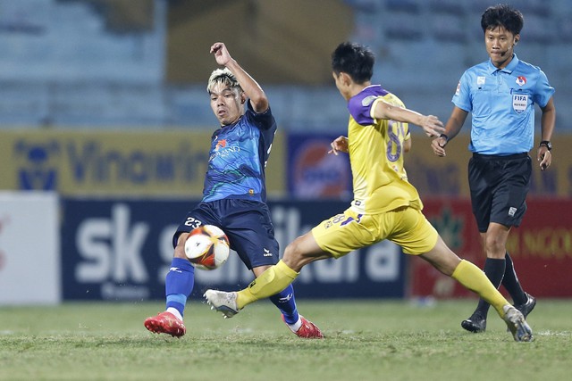 CLB Hà Nội lại chìm sâu ở V-League - Ảnh 1. CLB Hà Nội lại chìm sâu ở V-League - Ảnh 1.