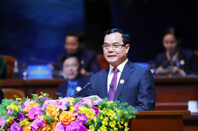 Ông Nguyễn Đình Khang tái đắc cử Chủ tịch Tổng liên đoàn lao động Việt Nam   - Ảnh 2.