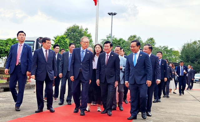 Cựu Tổng thống Hàn Quốc Lee Myung-Bak: dự tọa đàm hợp tác tại Long An - Ảnh 1.