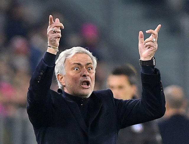 Juventus đưa AS Roma và HLV Mourinho trở lại mặt đất- Ảnh 2.