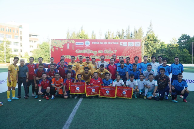 Giải bóng đá mừng Đảng, mừng Xuân 2024 tại TP.Nha Trang- Ảnh 2.