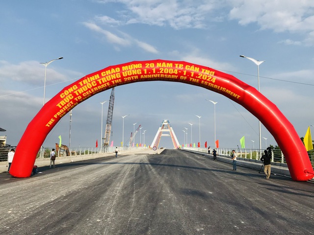 Thông xe kỹ thuật cầu Trần Hoàng Na, nối 2 quận Ninh Kiều-Cái Răng- Ảnh 3. Thông xe kỹ thuật cầu Trần Hoàng Na, nối 2 quận Ninh Kiều-Cái Răng- Ảnh 3.