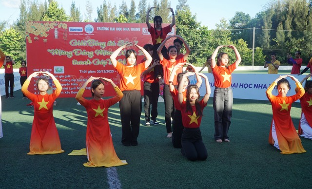 Giải bóng đá mừng Đảng, mừng Xuân 2024 tại TP.Nha Trang- Ảnh 6.