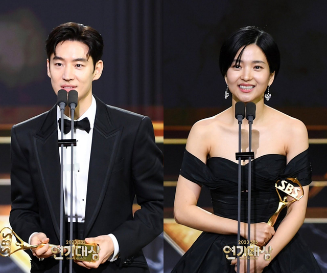 Song Kang vắng mặt, Ahn Hyo Seop - Lee Sung Kyung tình tứ tại SBS Drama Awards  - Ảnh 4.