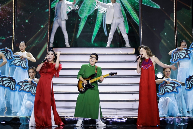 Ca sĩ Như Quỳnh hát và nhảy liên tục 4 tiếng trong liveshow 'Xuân yêu thương'- Ảnh 1.