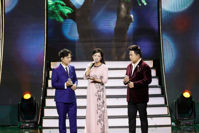 Ca sĩ Như Quỳnh hát và nhảy liên tục 4 tiếng trong liveshow 'Xuân yêu thương'- Ảnh 13.