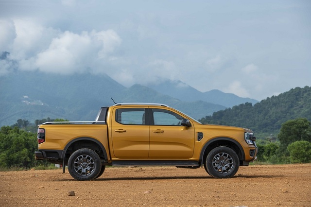 Lái thử Ford Ranger Wildtrak: Để hiểu vì sao vua lại làm vua- Ảnh 1.