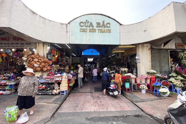 Chợ Bến Thành: Biểu tượng lâu đời của văn hóa Sài Gòn- Ảnh 2.