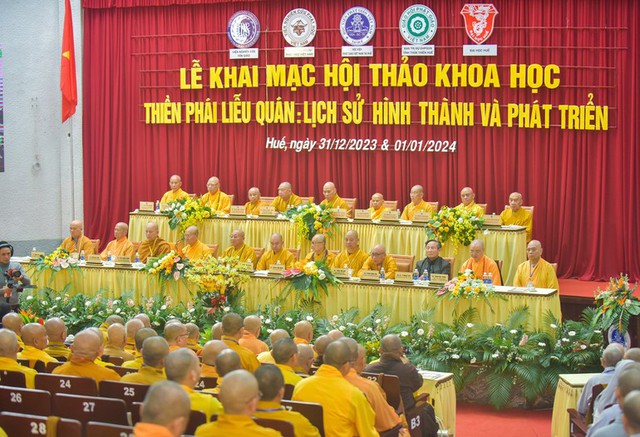 Lễ tảo tháp và khai mạc hội thảo khoa học Thiền phái Liễu Quán tại Huế- Ảnh 4.