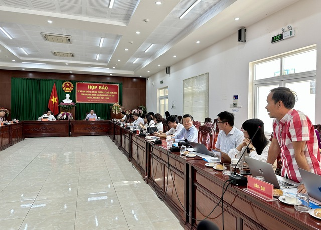 Sẽ miễn nhiệm chức Phó chủ tịch UBND TP.Cần Thơ với ông Nguyễn Văn Hồng - Ảnh 2. Sẽ miễn nhiệm chức Phó chủ tịch UBND TP.Cần Thơ với ông Nguyễn Văn Hồng - Ảnh 2.