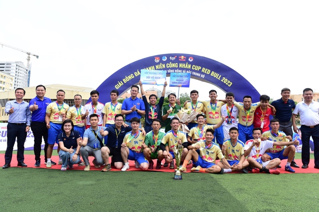 FC Hyundai Thành Công Việt Nam: Tự hào ngôi á quân kèm lời hẹn trở lại - Ảnh 1.