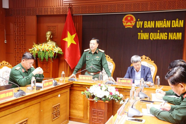 Tàu nước ngoài dạt vào bờbiển Cù Lao Chàm: Khẩn trương ứng phó sự cố môi trường - Ảnh 2. Tàu nước ngoài dạt vào bờbiển Cù Lao Chàm: Khẩn trương ứng phó sự cố môi trường - Ảnh 2.