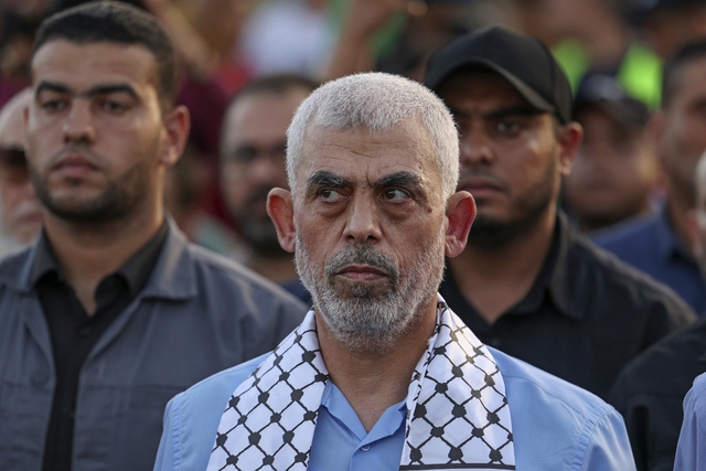 Pháp trừng phạt thủ lĩnh Hamas, Israel bao vây trại tị nạn lớn nhất Gaza - Ảnh 1.