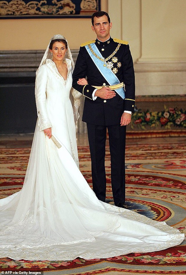 Hoàng hậu Tây Ban Nha gây 'bão' dư luận khi vướng tin ngoại tình với em rể - Ảnh 3.