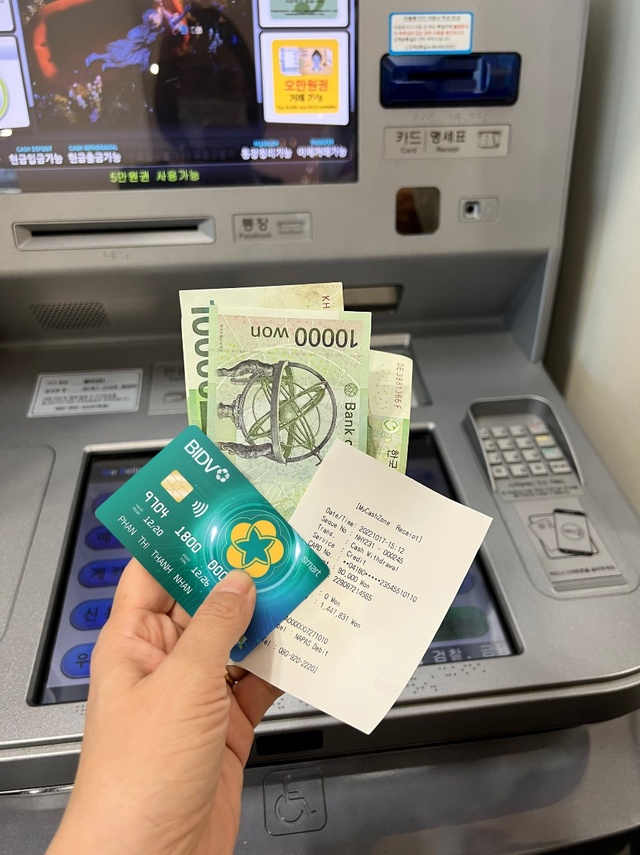 Bước tiến mới của thẻ Việt: Thẻ ghi nợ nội địa dễ chi tiêu ở nước ngoài - Ảnh 1.