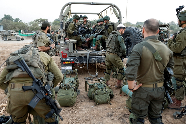 Israel thọc sâu chiến dịch vào phía nam Gaza - Ảnh 1.