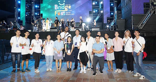 Lễ hội âm nhạc BridgeFest lần 7 diễn ra tại phố đi bộ Nguyễn Huệ - Ảnh 1.