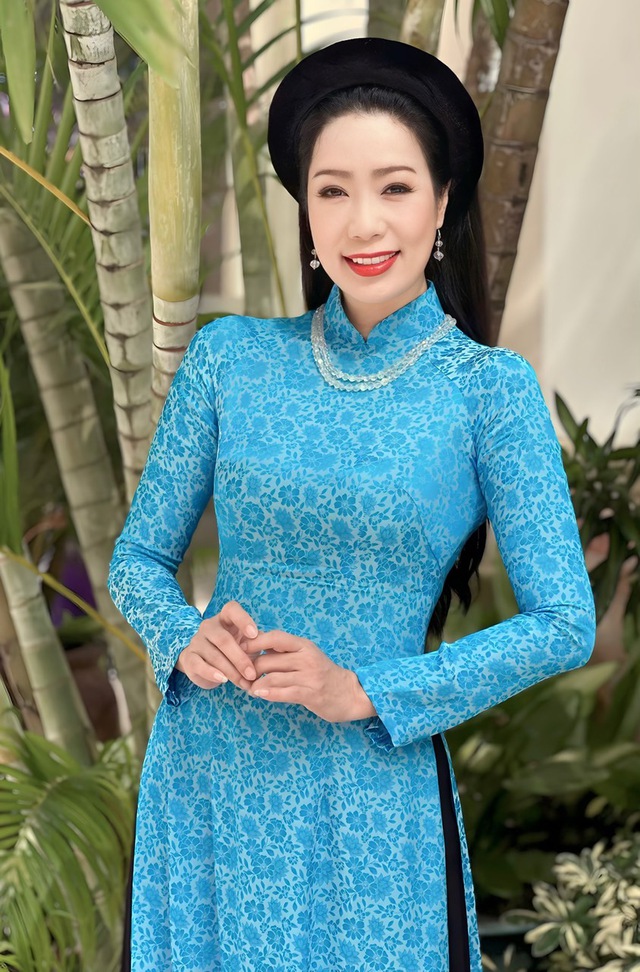 Trịnh Kim Chi trở thành á hậu đầu tiên được phong tặng danh hiệu NSND - Ảnh 3.