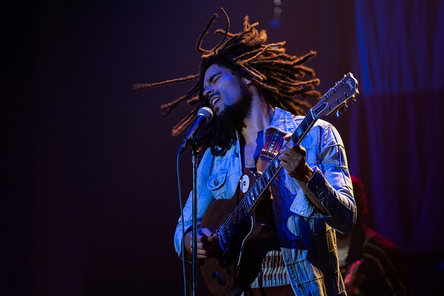 ‘Bob Marley: One Love’ hé lộ cuộc ám sát biểu tượng âm nhạc Jamaica Bob Marley - Ảnh 1.