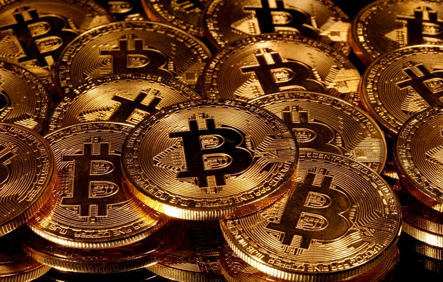Mỗi giao dịch Bitcoin tiêu thụ lượng nước đủ lấp đầy bể bơi - Ảnh 1. Mỗi giao dịch Bitcoin tiêu thụ lượng nước đủ lấp đầy bể bơi - Ảnh 1.