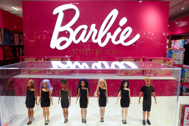 Búp bê Barbie lọt vào danh sách '100 phụ nữ quyền lực nhất' của Forbes - Ảnh 1.