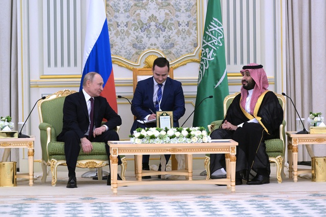 Ông Putin gặp Thái tử Ả Rập Xê Út trong chuyến công du Trung Đông chớp nhoáng - Ảnh 1.