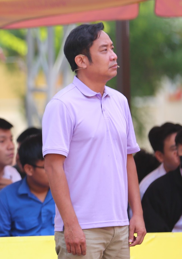 Kiều Oanh khóc nghẹn trước người phụ nữ làm đủ nghề nuôi con dù bệnh tật - Ảnh 3. Kiều Oanh khóc nghẹn trước người phụ nữ làm đủ nghề nuôi con dù bệnh tật - Ảnh 3.