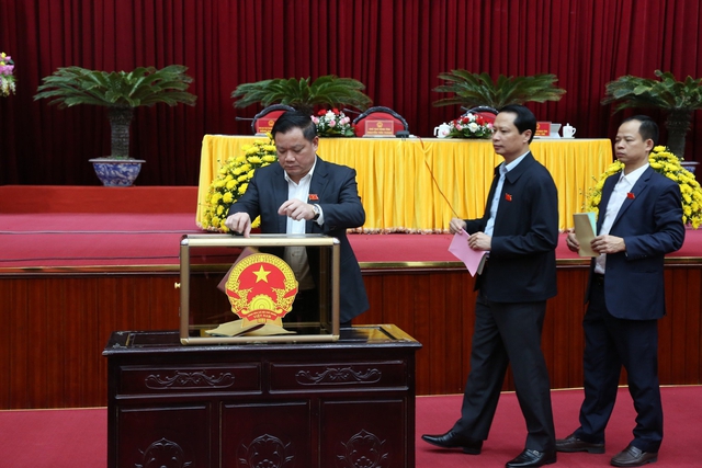 Thái Bình: Chủ tịch UBND tỉnh và Chủ tịch HĐND tỉnh đạt 100% phiếu tín nhiệm cao - Ảnh 1.
