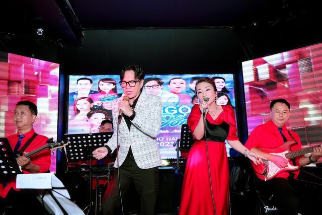 Sau show nhạc sĩ Nguyễn Minh Anh, ca sĩ Đức Xuân sang Mỹ lưu diễn - Ảnh 3. Sau show nhạc sĩ Nguyễn Minh Anh, ca sĩ Đức Xuân sang Mỹ lưu diễn - Ảnh 3.