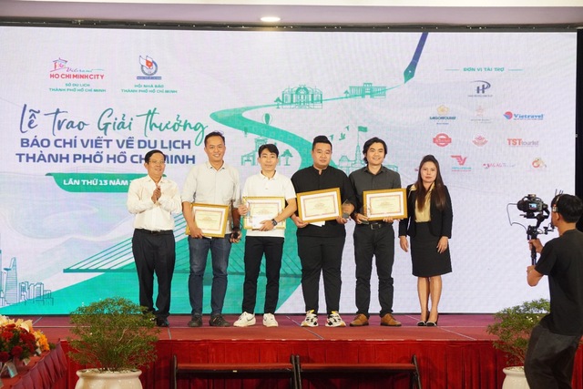 Báo Thanh Niên đoạt giải cuộc thi báo chí viết về du lịch TP.HCM năm 2023 - Ảnh 1.