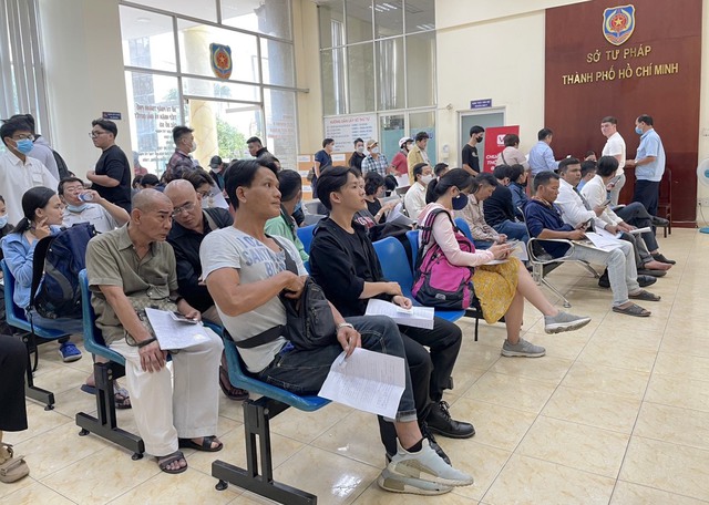Phiếu lý lịch tư pháp: Khi nào người dân phải nộp giấy xác nhận nơi cư trú? - Ảnh 1. Phiếu lý lịch tư pháp: Khi nào người dân phải nộp giấy xác nhận nơi cư trú? - Ảnh 1.