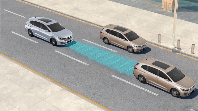 ‘Chuyên cơ mặt đất’ Volkswagen Viloran hướng tới giới thương gia tại Việt Nam? - Ảnh 4. ‘Chuyên cơ mặt đất’ Volkswagen Viloran hướng tới giới thương gia tại Việt Nam? - Ảnh 4.