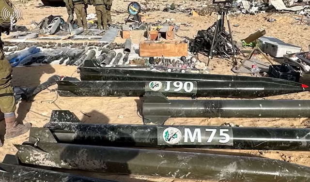 Israel phát hiện kho vũ khí lớn trong chiến dịch tại Gaza - Ảnh 1.