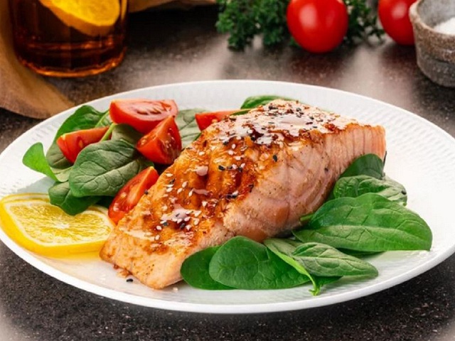 Nghiên cứu phát hiện 6 loại thực phẩm làm giảm đáng kể nguy cơ bệnh tim - Ảnh 1.