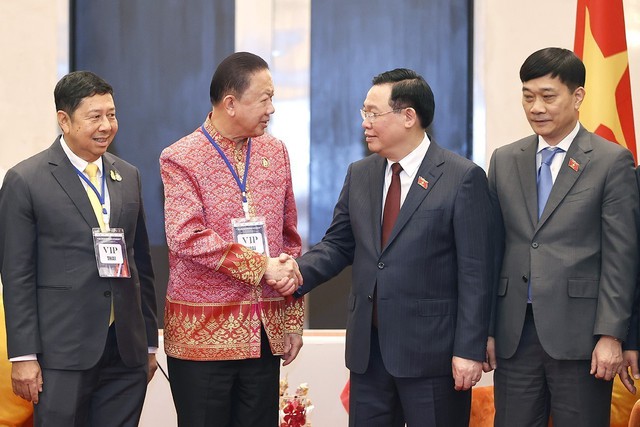 Chủ tịch Quốc hội: Mong các tập đoàn Thái Lan mở rộng đầu tư tại Việt Nam - Ảnh 1.