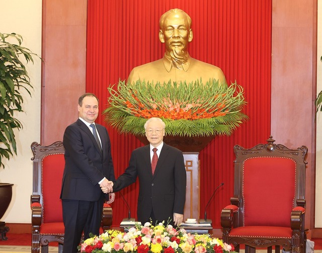 Tổng Bí thư Nguyễn Phú Trọng tiếp Thủ tướng Belarus Roman Golovchenko - Ảnh 1.